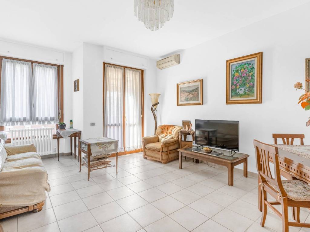 appartamento in vendita a Milano in zona Città Studi