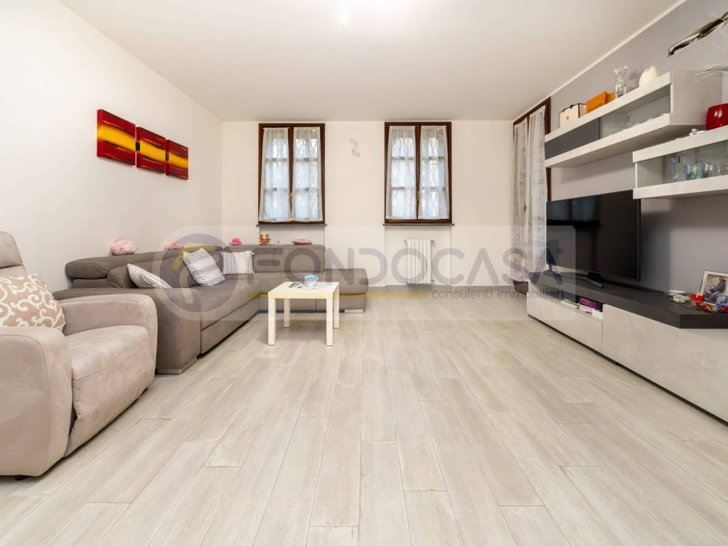 appartamento in vendita a Milano in zona Adriano