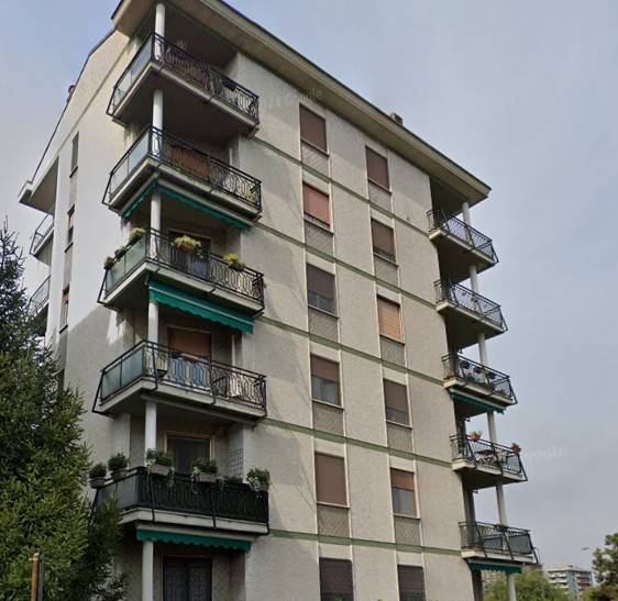 appartamento in vendita a Milano in zona Famagosta