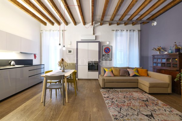 appartamento in vendita a Milano in zona Porta Romana