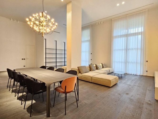 appartamento in vendita a Milano in zona Selvanesco