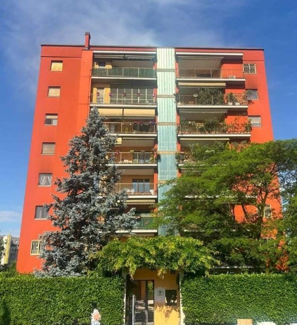 appartamento in vendita a Milano in zona Famagosta