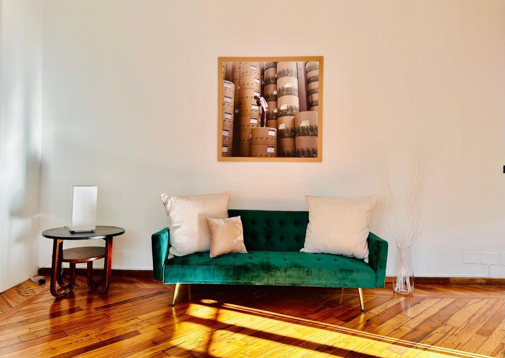 casa indipendente in vendita a Milano in zona Porta Nuova