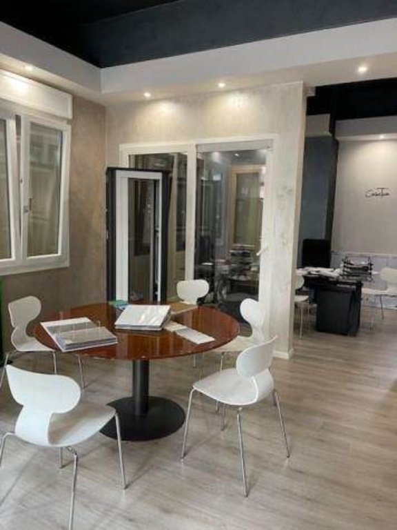 appartamento in vendita a Milano in zona Famagosta