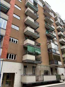 appartamento in vendita a Milano in zona Lorenteggio