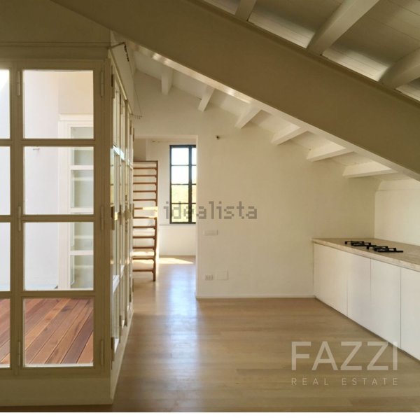 appartamento in vendita a Milano in zona Piazzale Lodi