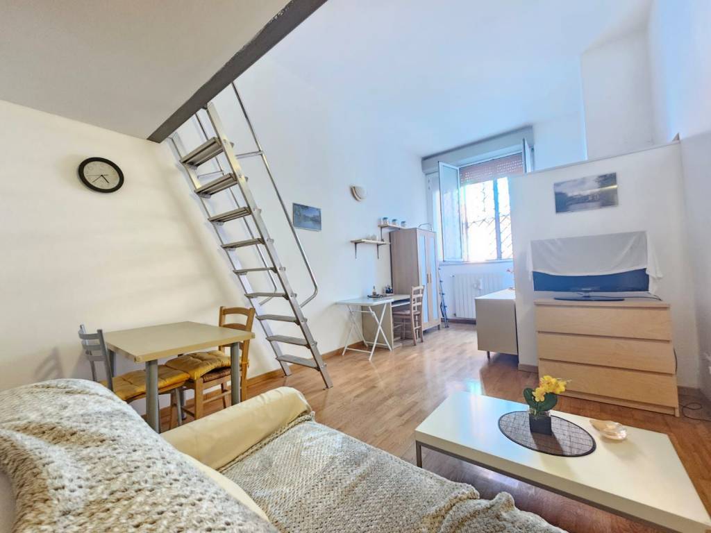 appartamento in vendita a Milano in zona Gorla