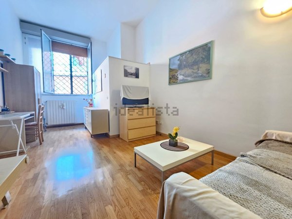 appartamento in vendita a Milano in zona Gorla