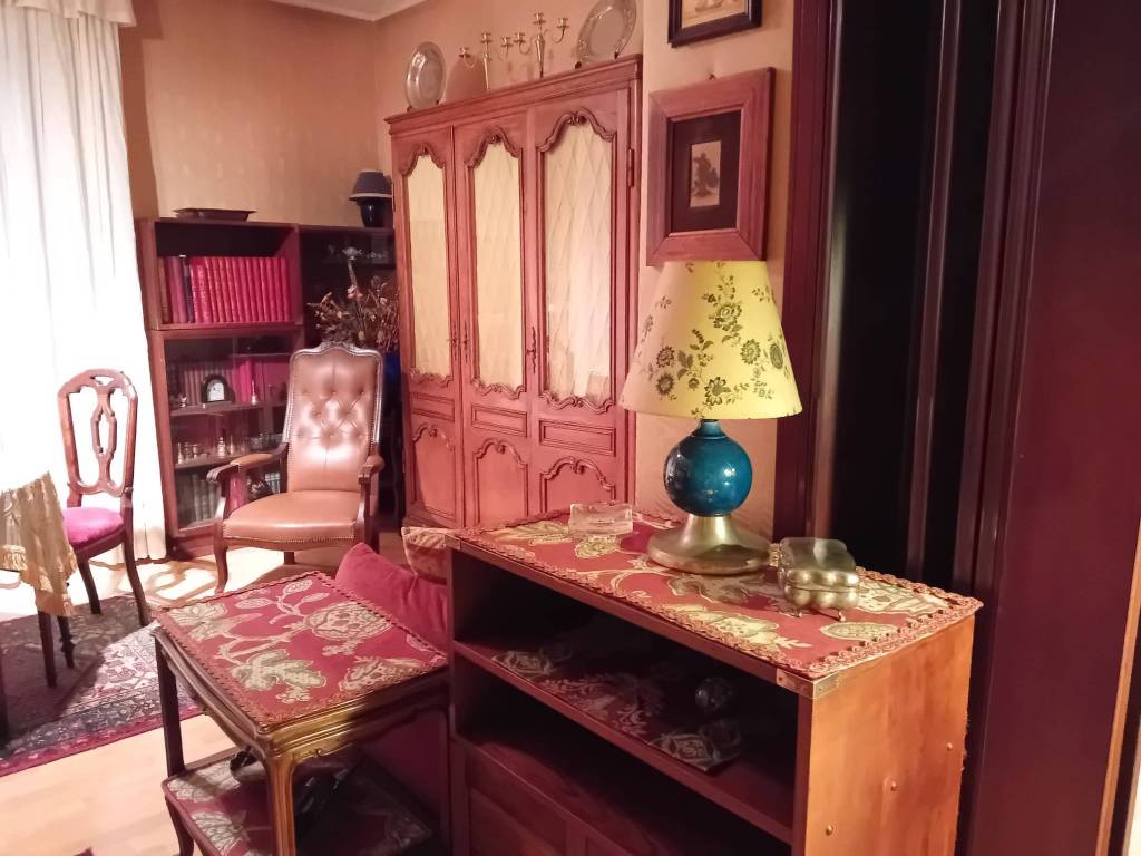 appartamento in vendita a Milano in zona Famagosta