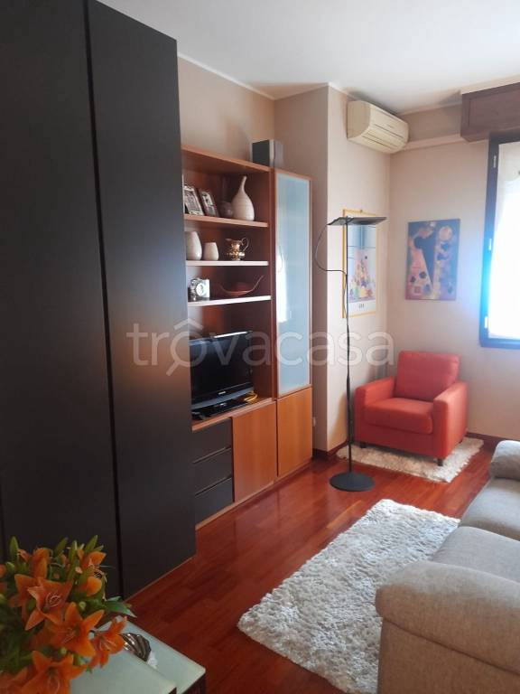 appartamento in vendita a Milano in zona Corvetto