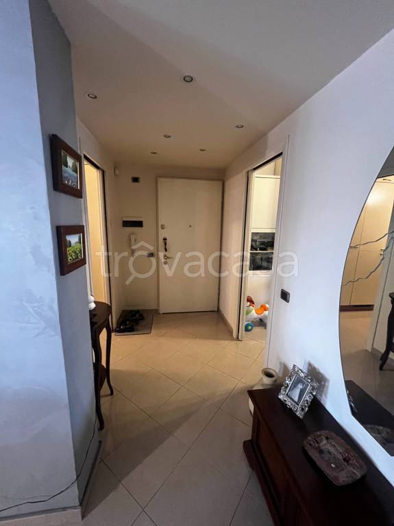 appartamento in vendita a Milano in zona Quinto Romano