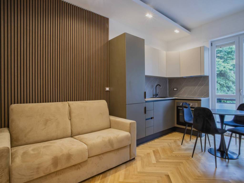 appartamento in vendita a Milano in zona Trenno