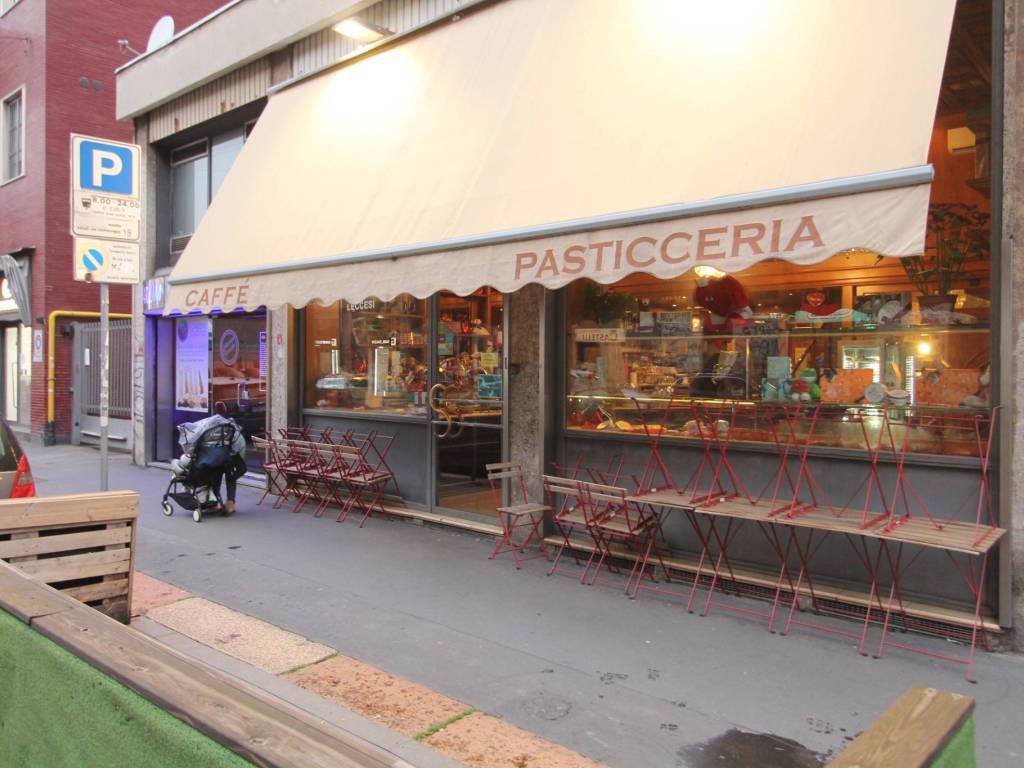 negozio in vendita a Milano in zona Porta Romana