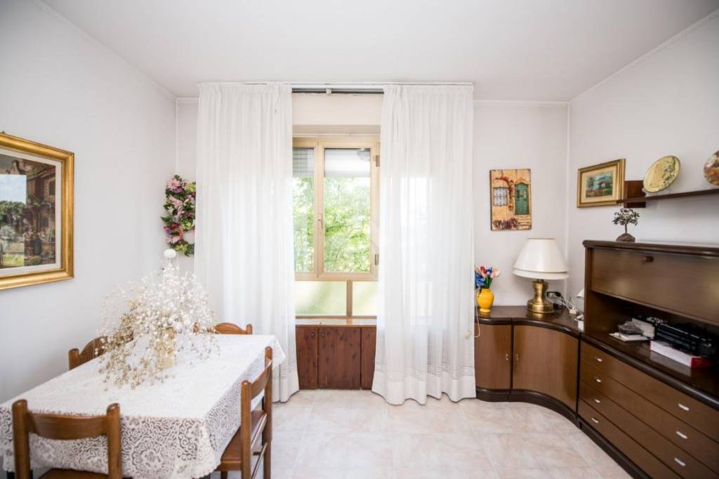 appartamento in vendita a Milano in zona Quartiere degli Olmi