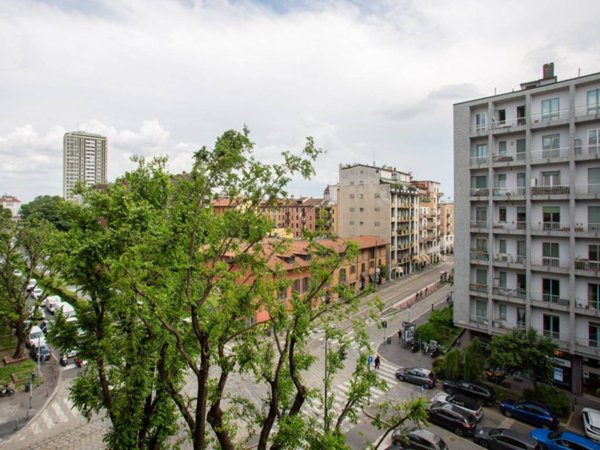 appartamento in vendita a Milano in zona Guastalla