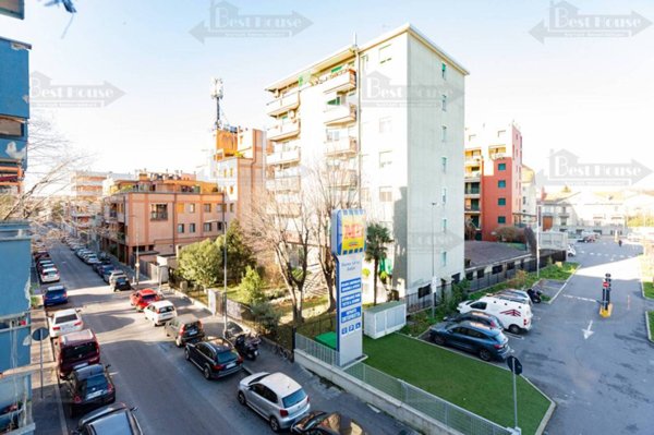 appartamento in vendita a Milano in zona Gorla