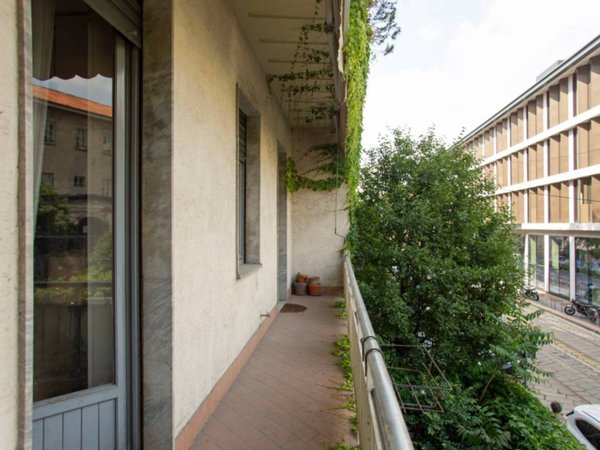 appartamento in vendita a Milano in zona Guastalla