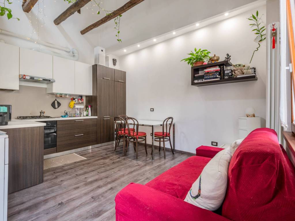 appartamento in vendita a Milano in zona Città Studi