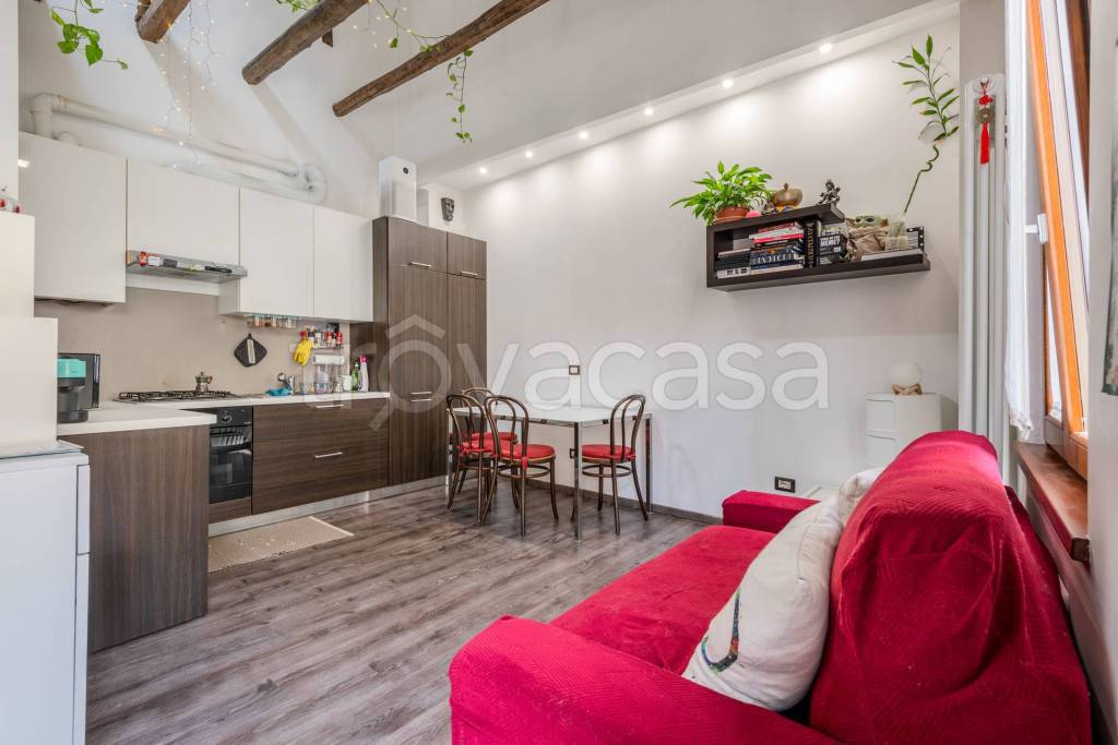 appartamento in vendita a Milano in zona Città Studi