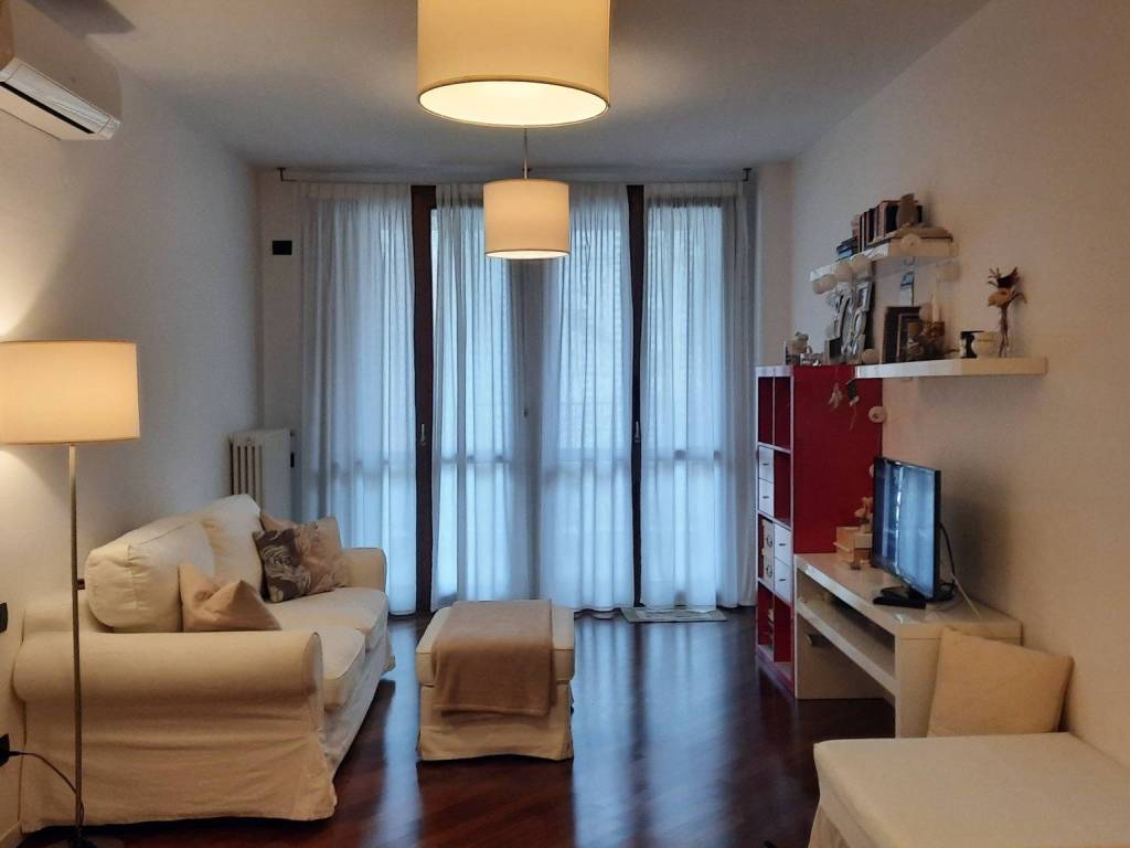 appartamento in vendita a Milano in zona Porta Vittoria