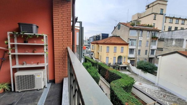 appartamento in vendita a Milano in zona Piazzale Lodi