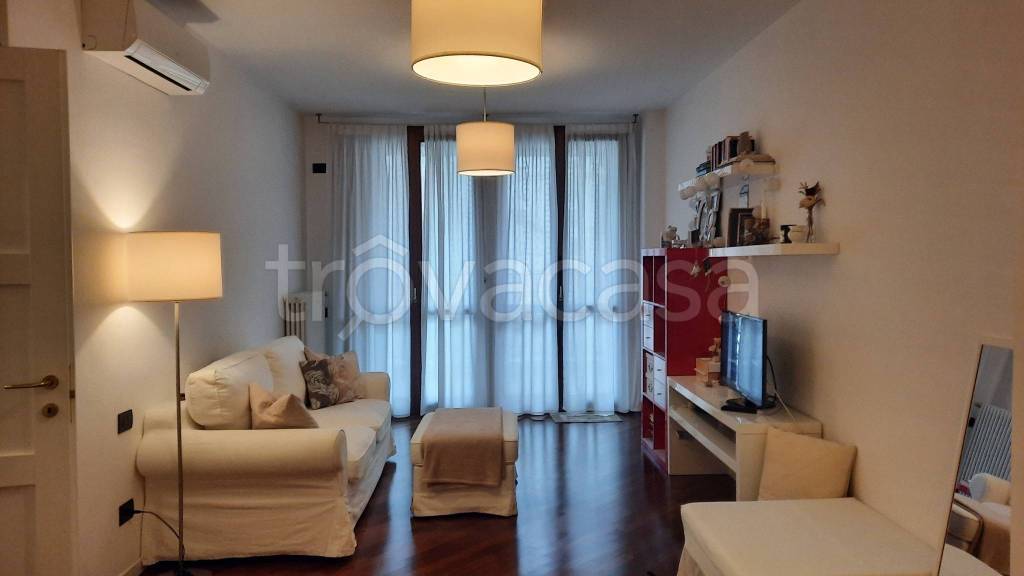 appartamento in vendita a Milano in zona Piazzale Lodi