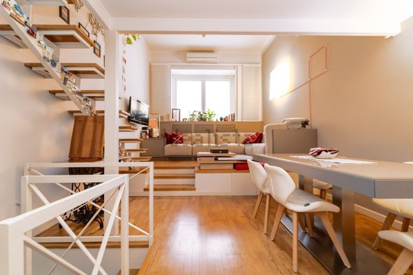 appartamento in vendita a Milano in zona Porta Nuova