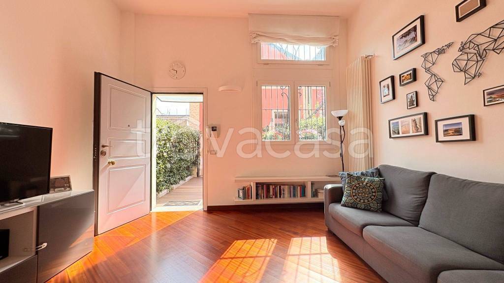 appartamento in vendita a Milano in zona Piazzale Lodi