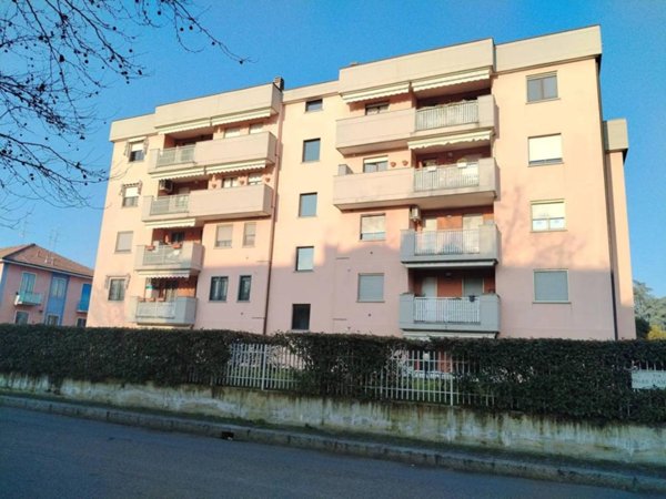 appartamento in vendita a Milano in zona Muggiano