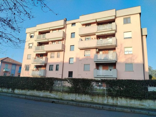 appartamento in vendita a Milano in zona Baggio