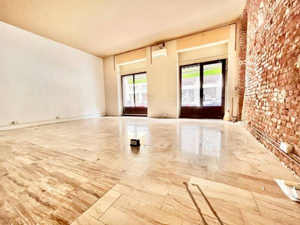negozio in vendita a Milano in zona Città Studi
