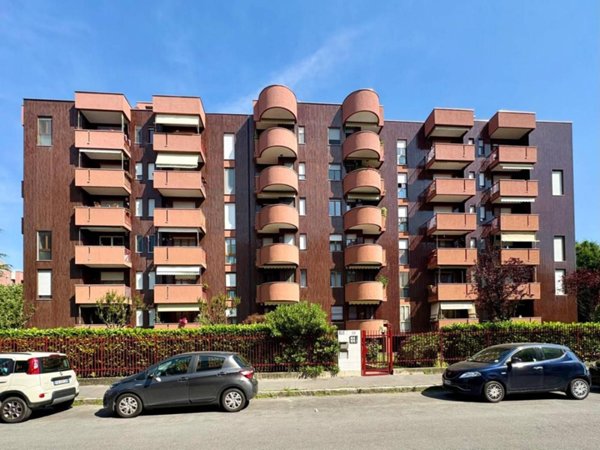 appartamento in vendita a Milano in zona Trenno
