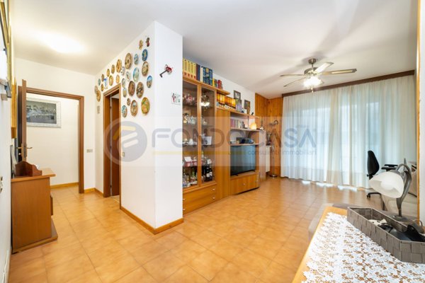 appartamento in vendita a Milano in zona Adriano