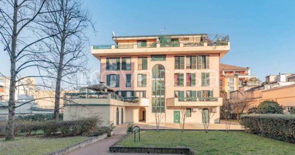 appartamento in vendita a Milano in zona Vigentino