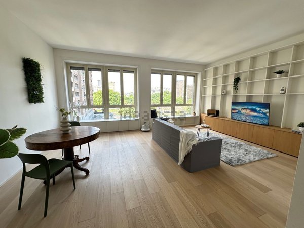 appartamento in vendita a Milano in zona Porta Nuova