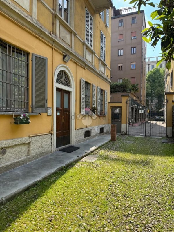 appartamento in vendita a Milano in zona Cinque Giornate