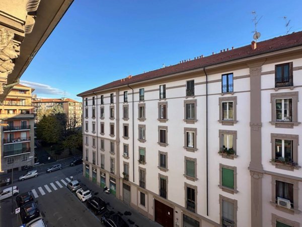 appartamento in vendita a Milano in zona Barona