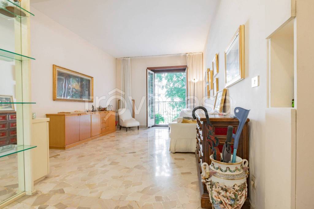 appartamento in vendita a Milano in zona Corvetto