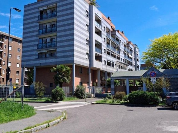 appartamento in vendita a Milano in zona Baggio