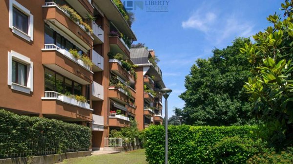 appartamento in vendita a Milano in zona Gallaratese