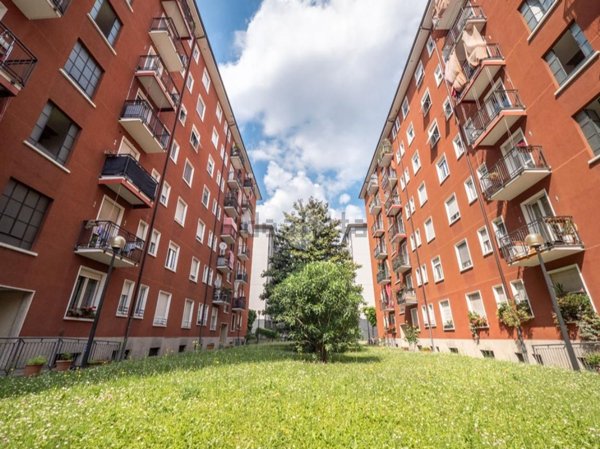 appartamento in vendita a Milano in zona Prato Centenaro