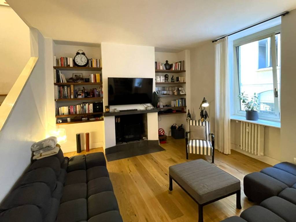 appartamento in vendita a Milano in zona Sant'Ambrogio
