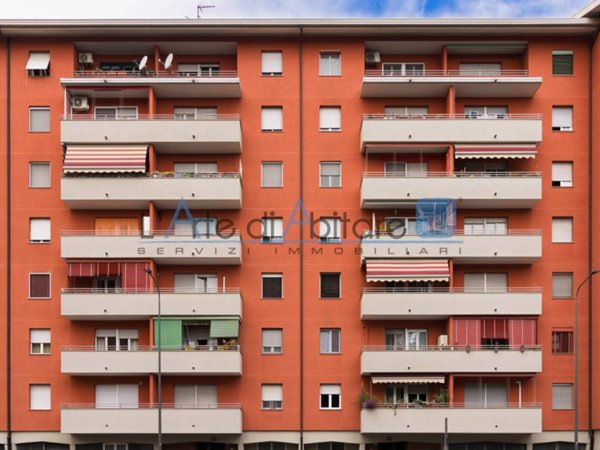 appartamento in vendita a Milano in zona Gallaratese