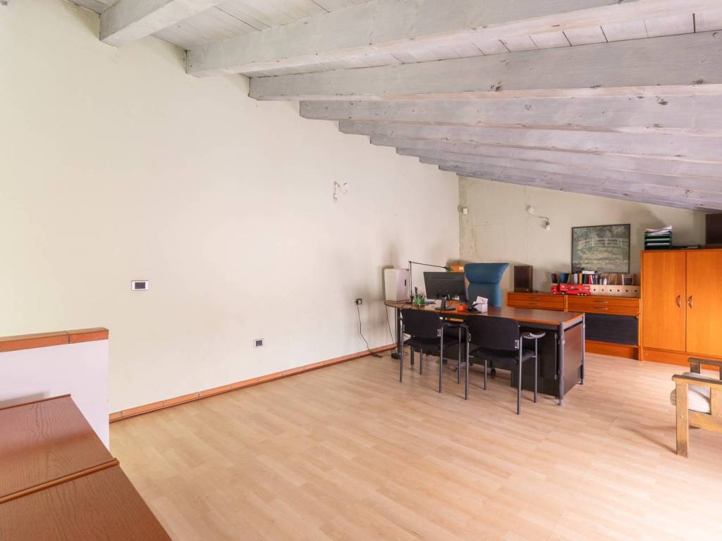 appartamento in vendita a Milano in zona Vigentino