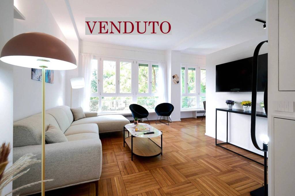 appartamento in vendita a Milano in zona Centro Direzionale