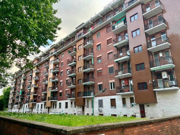 appartamento in vendita a Milano in zona Barona