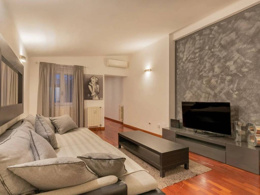 appartamento in vendita a Milano in zona Porta Garibaldi