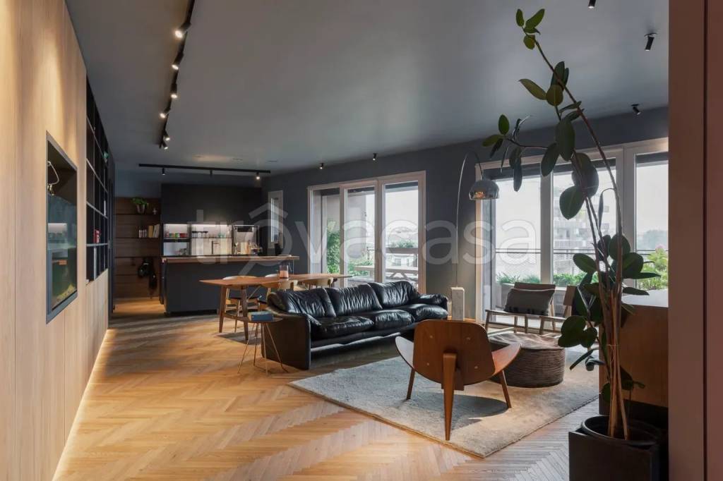 appartamento in vendita a Milano in zona Sempione