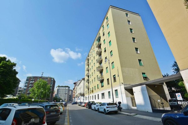 appartamento in vendita a Milano in zona Bocconi