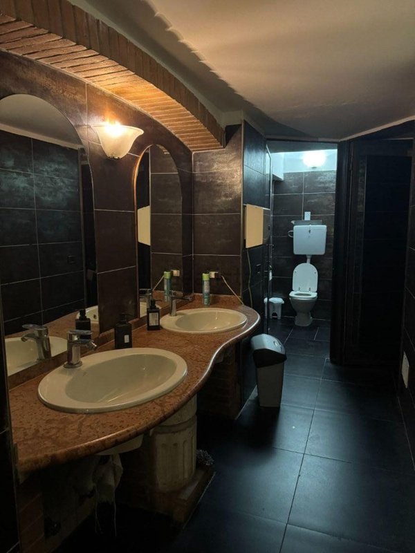 negozio in vendita a Milano in zona Porta Romana